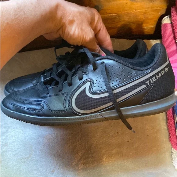 Nike Black leather Sneakers with Sleek Design like new great condition - Picture 3 of 14